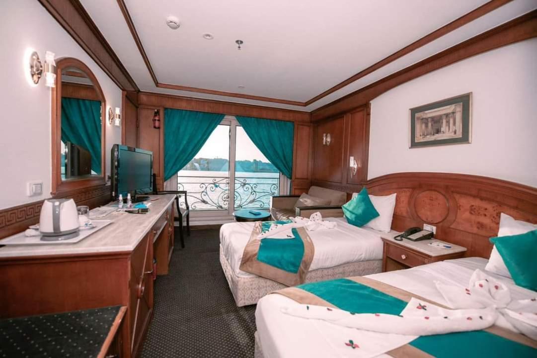 M/S Nephtis Nile Cruise Hotel Luxor Eksteriør billede